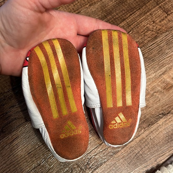 Winnie The Pooh x Adidas Leather Shoes/Slippers - Picture 3 of 4